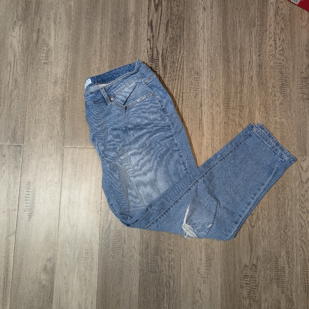 Time and Tru Women's Slim Blue Jeans